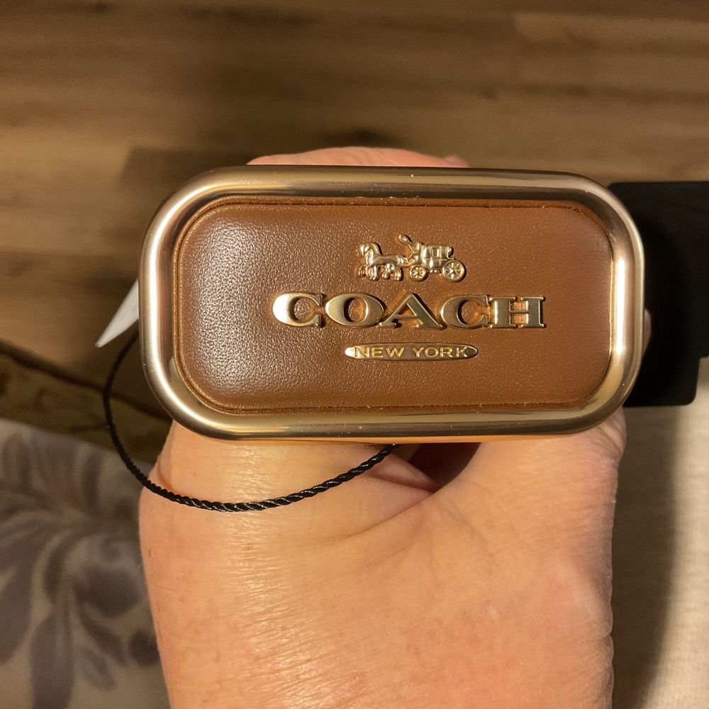 NWT COACH Logo Design Leather reversible Belt One Size - Picture 6 of 9
